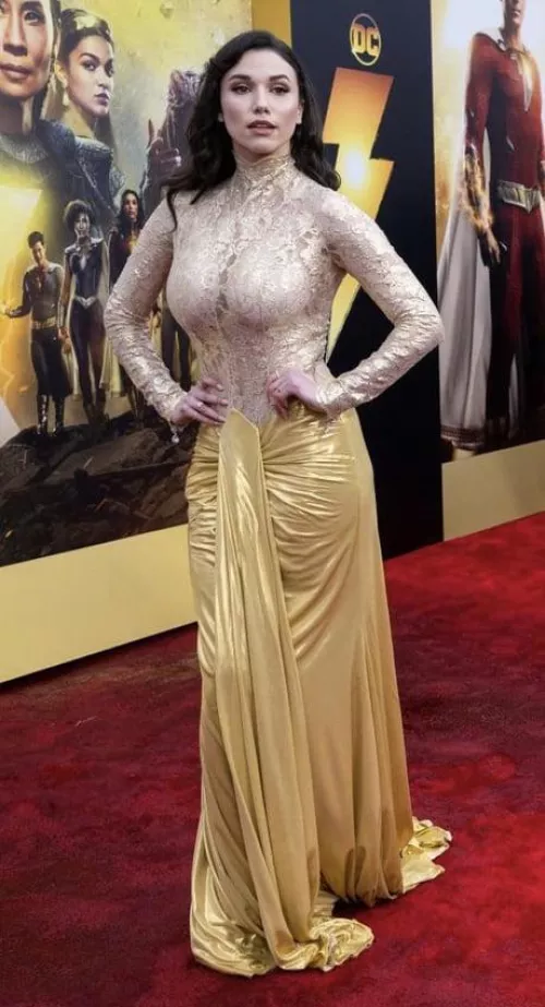 Grace Caroline Currey. Pretty unreal bust