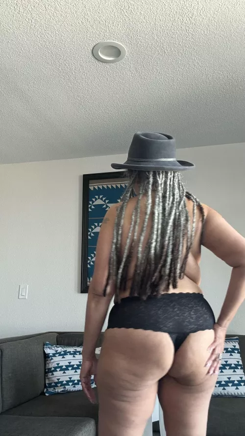 My 50 Yo Ass Loves Being Slapped While You’re Hitting It From Behind. 😈