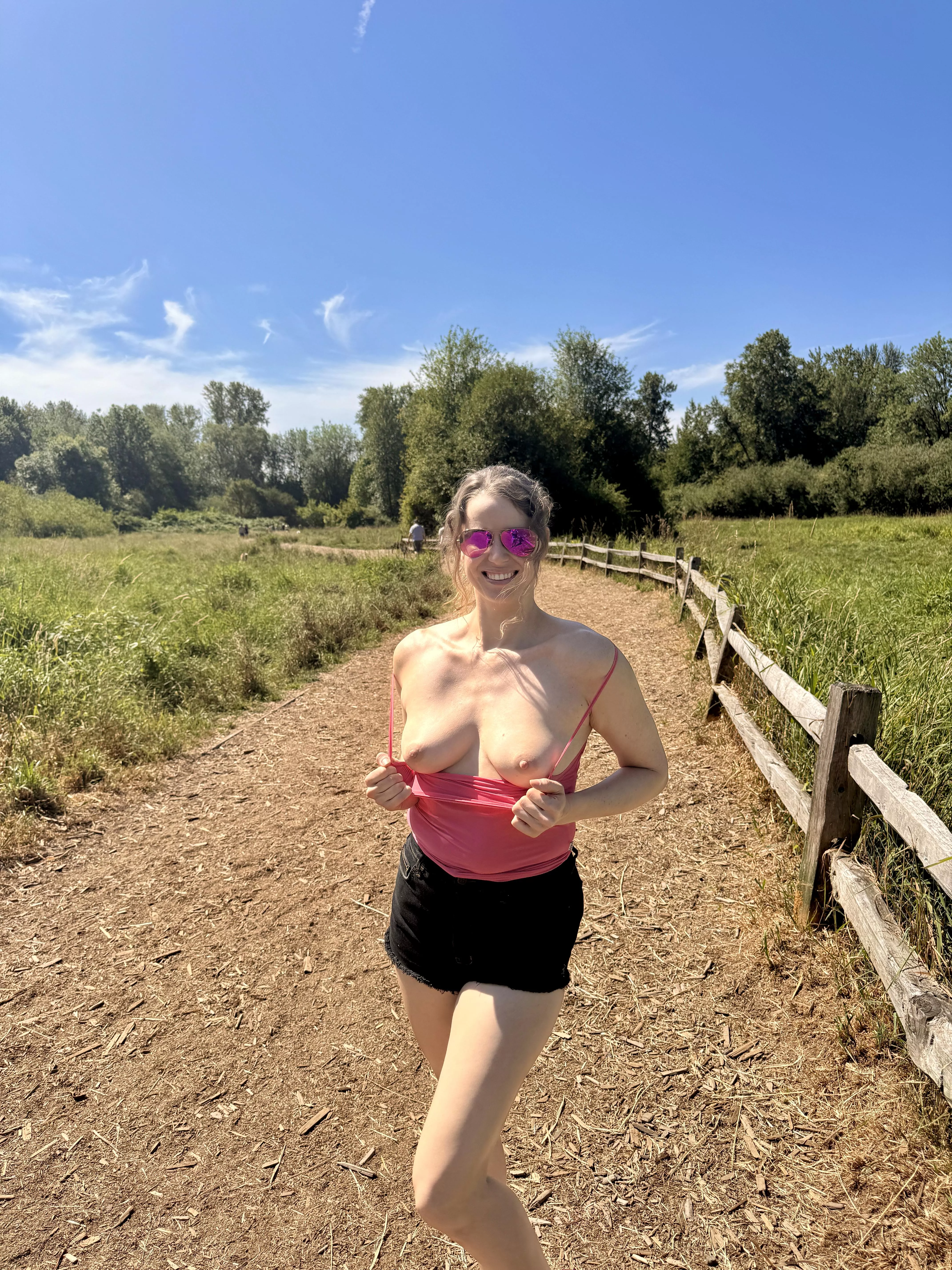 Saturday stroll at the dog park 🐶☀️