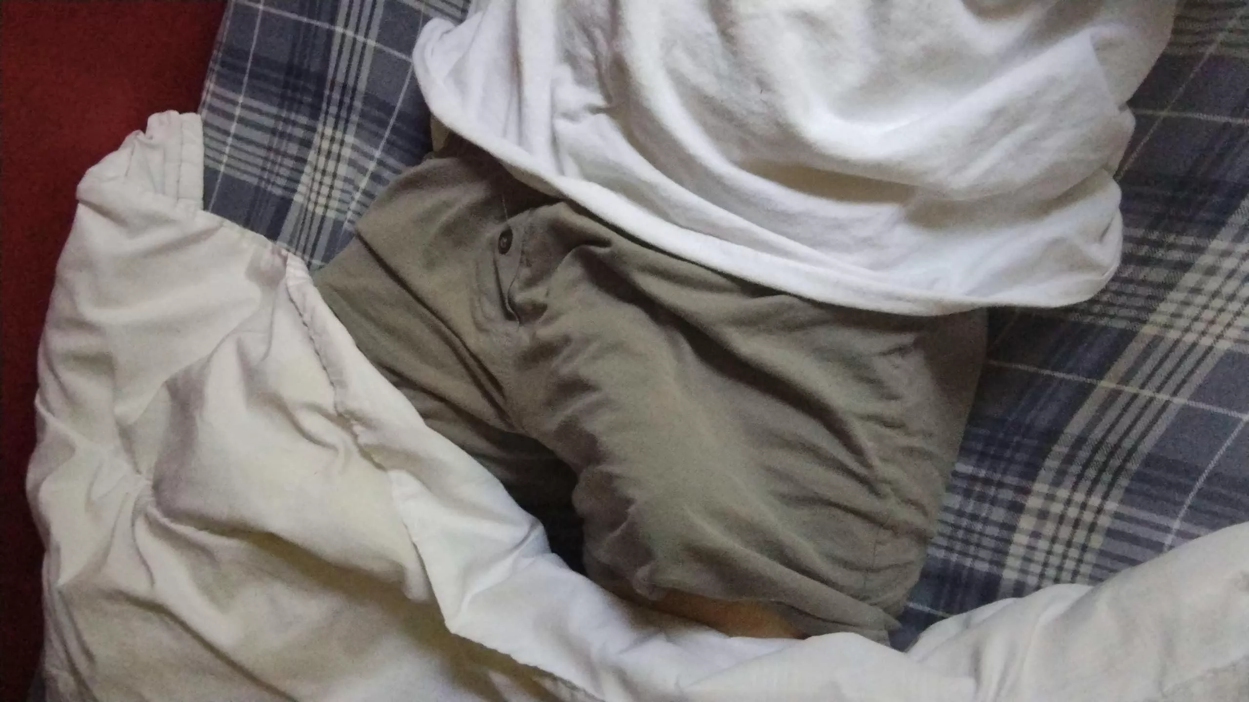 This is a subreddit for bulge lovers huh? 