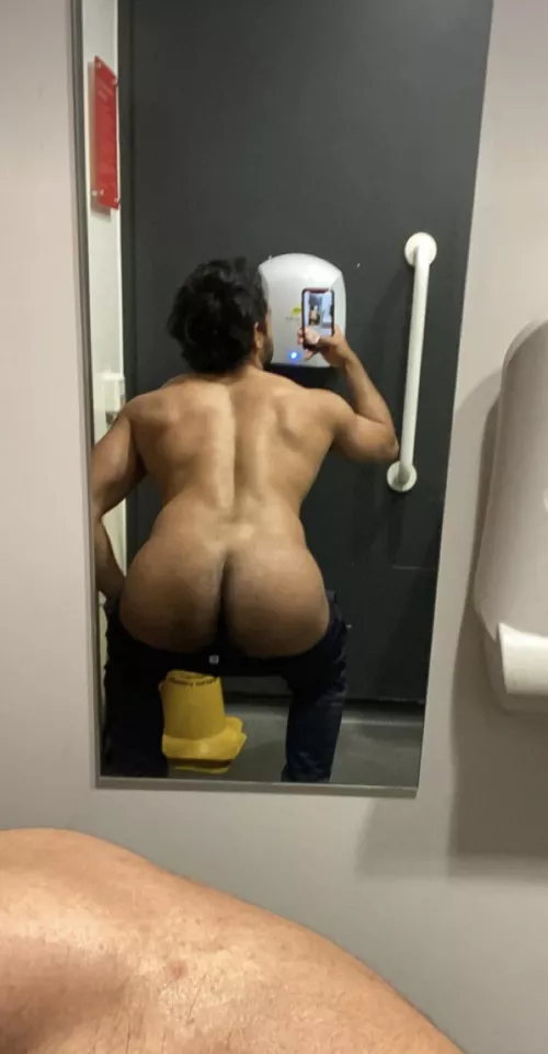 Would you still lick it after leg day bro 🤔 