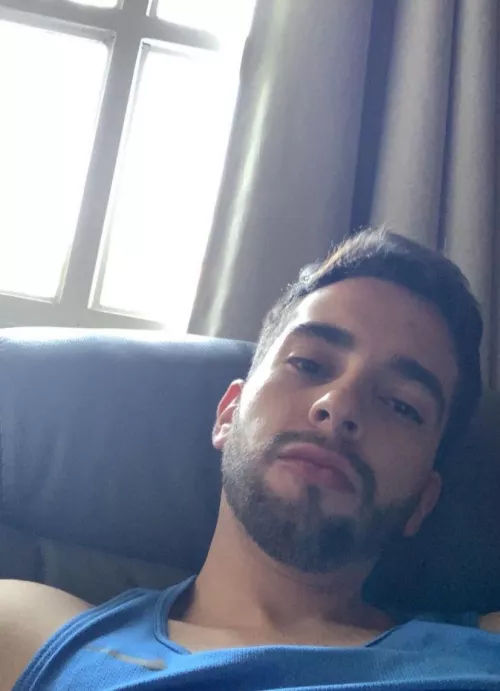 👋🏻 hey! I’m Andrei, 24, looking for friends and my future husband here. 👀