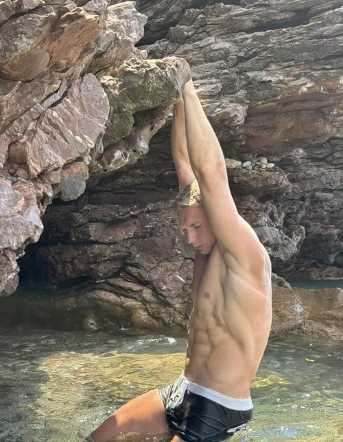 Maybe you don’t like smooth armpits but the view here is great 👍 