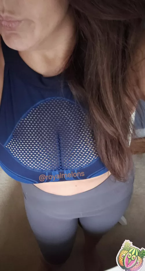 Sunday morning workouts 🥰💪 how does my new sports bra look👀
