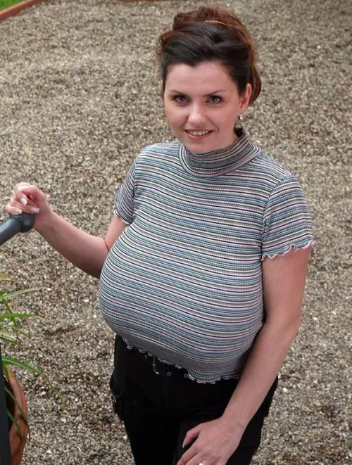 The queen of big tits braless sunday !!!