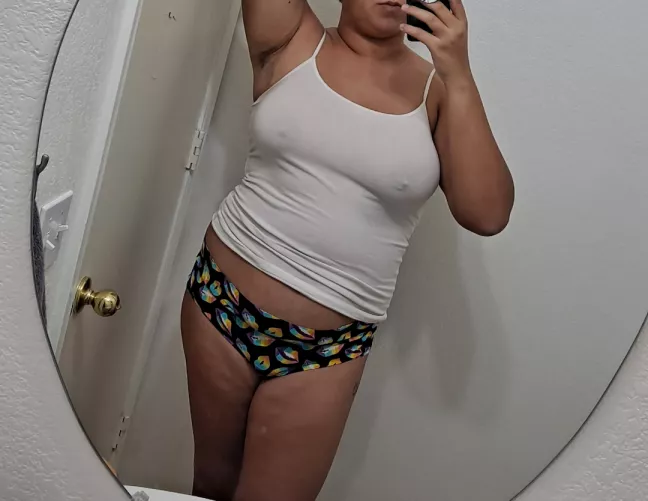 White looks good on me 