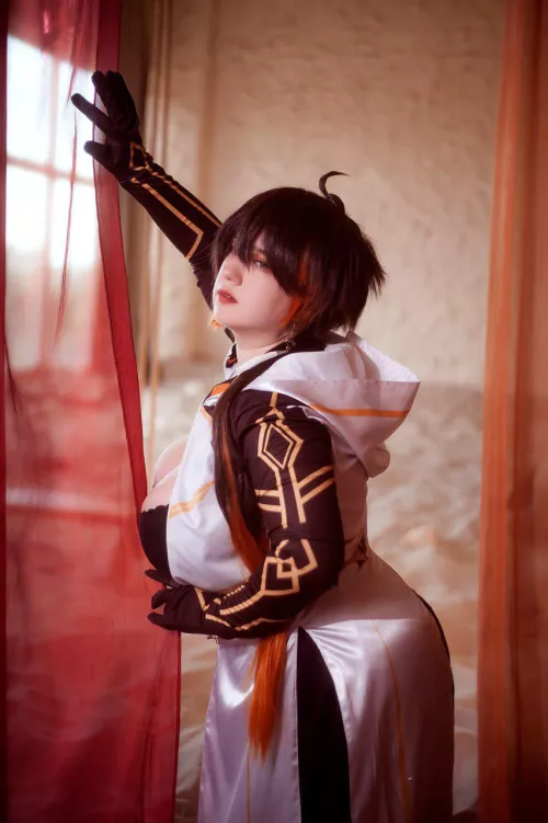 Zhongli Fem Version by Dahlia Cosplayworld 