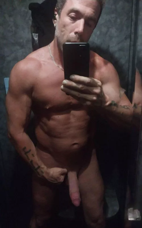 [45], 6', 186.9 lbs. Bulking and blasting. 2.2 lbs gained last week. 