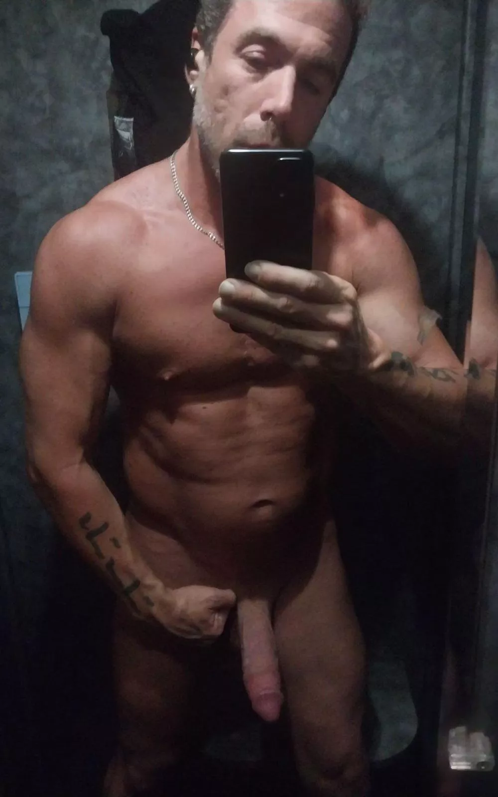 [45], 6', 186.9 lbs. Bulking and blasting. 2.2 lbs gained last week. 