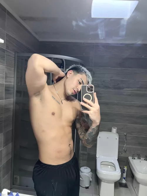 Aren't you curious to know how my freshly-worked-out pits smell?