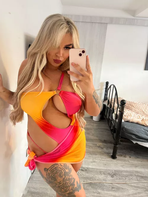 i can pull it to the side for your 🍆