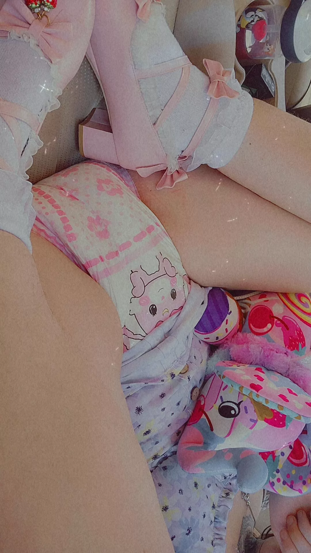 Luv running errands in my diapers hehe 💗 👉👈🍼🤭