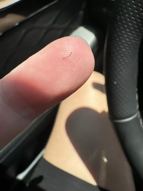 One day you’re 21, enjoying thirsty Thursday, the next you’re plucking these from your chin in the car rider line 👵🏻 