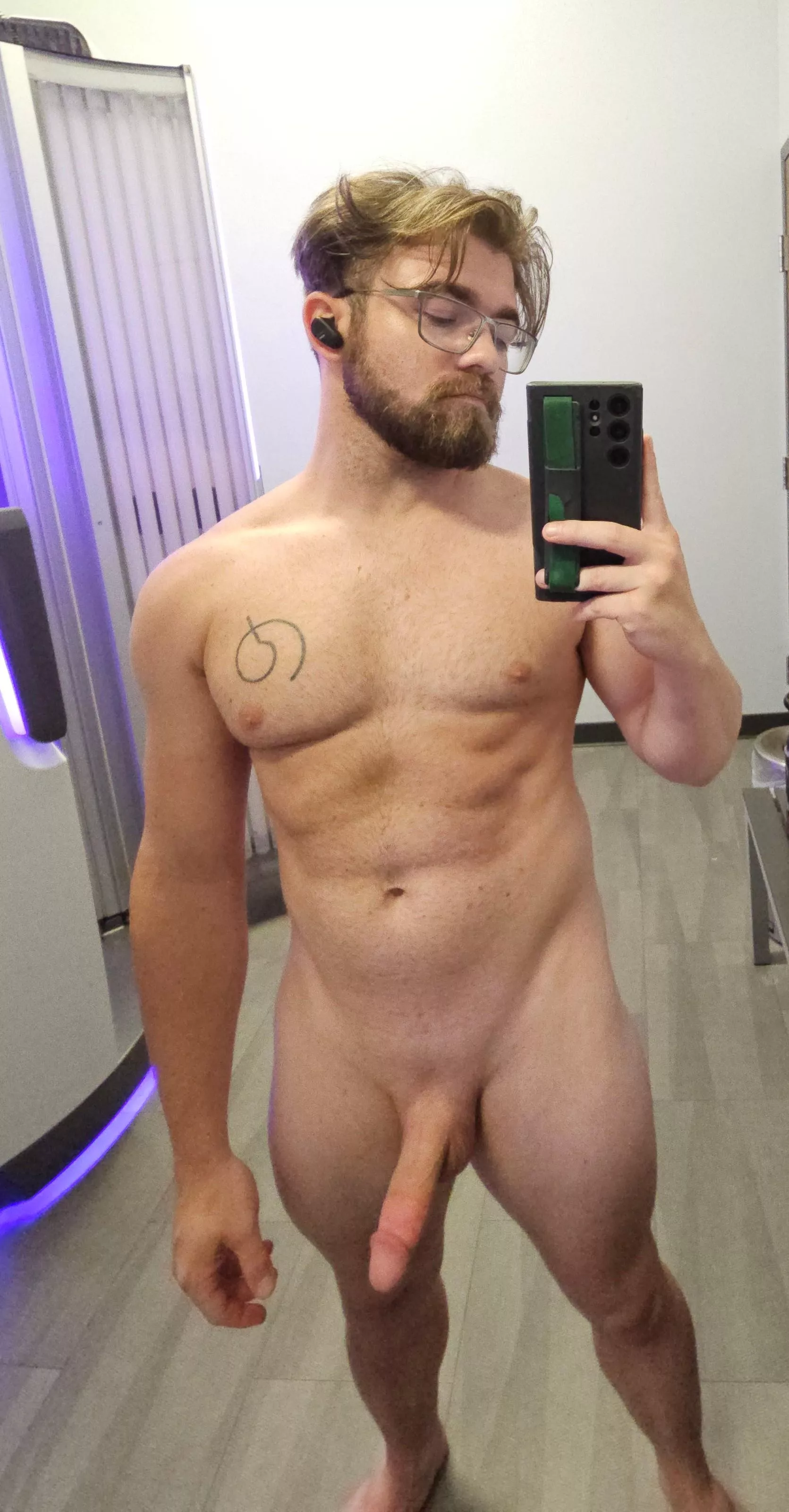 The kind of gym selfie you really wanted