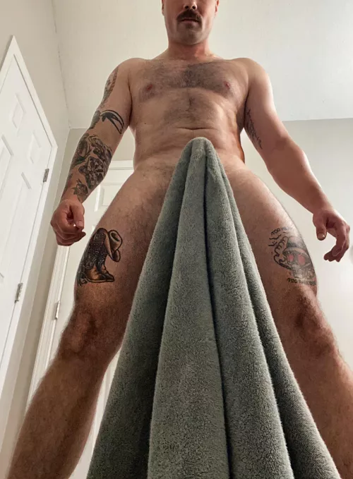 Tuesday towel tricks. How are you going to get daddy’s nice thick surprise? 