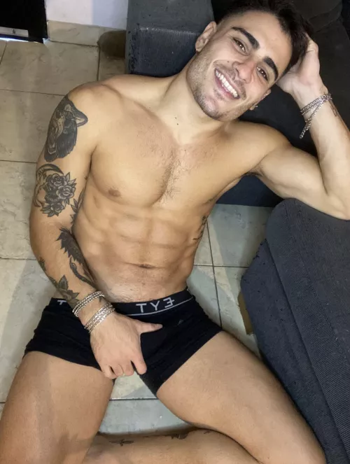 who's ready for a piece of this prime beefcake?