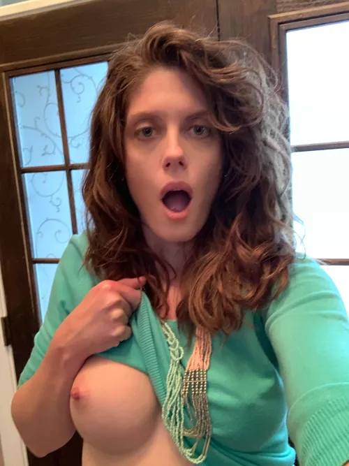 You want to see just one boob? 