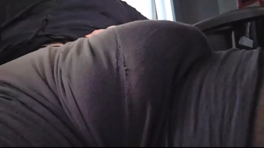 Your view under my desk 😘