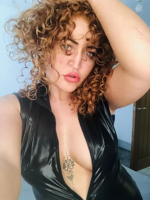 Zip me up or zip me down?