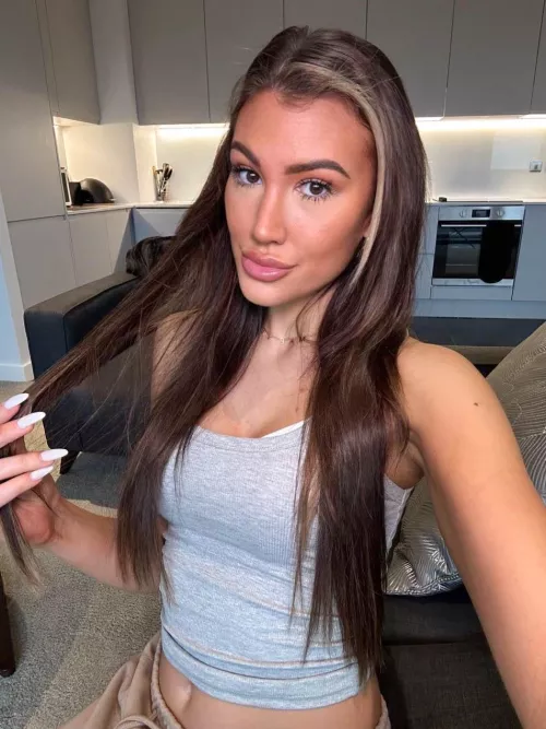 Do you like this top on me?