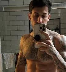 Does anyone have pictures from Gino's OnlyFans? Please dm me if you do 