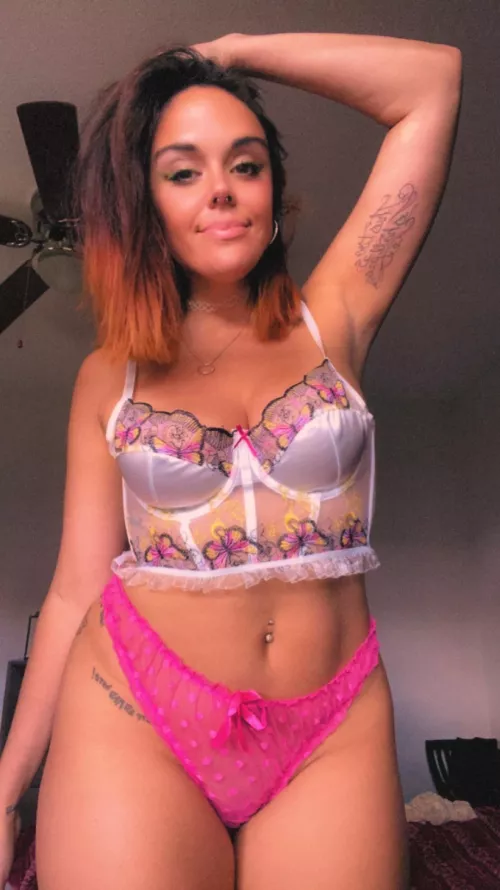 is a thick 31f still considered hot 