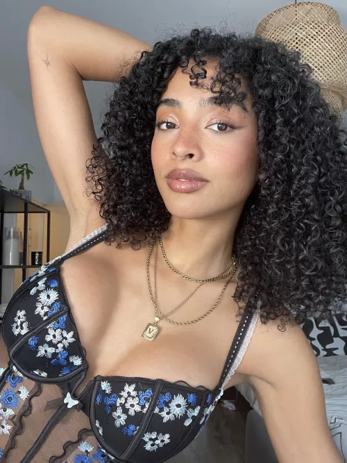 Love when the lingerie set is matchy with my color