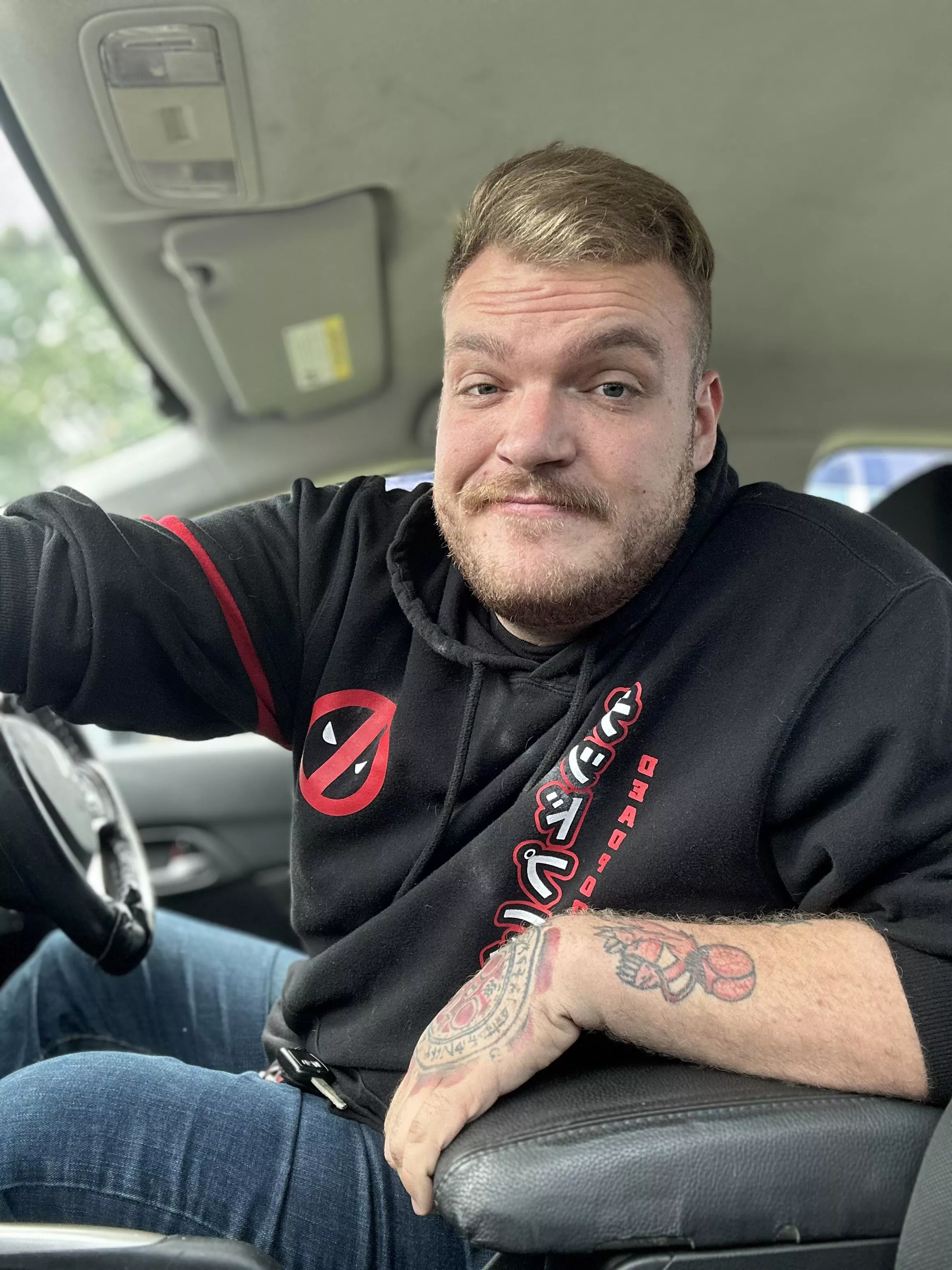 Off to work. Dm me… cause todays gonna be boring 😂 Off to work. Dm me… cause todays gonna be boring 😂