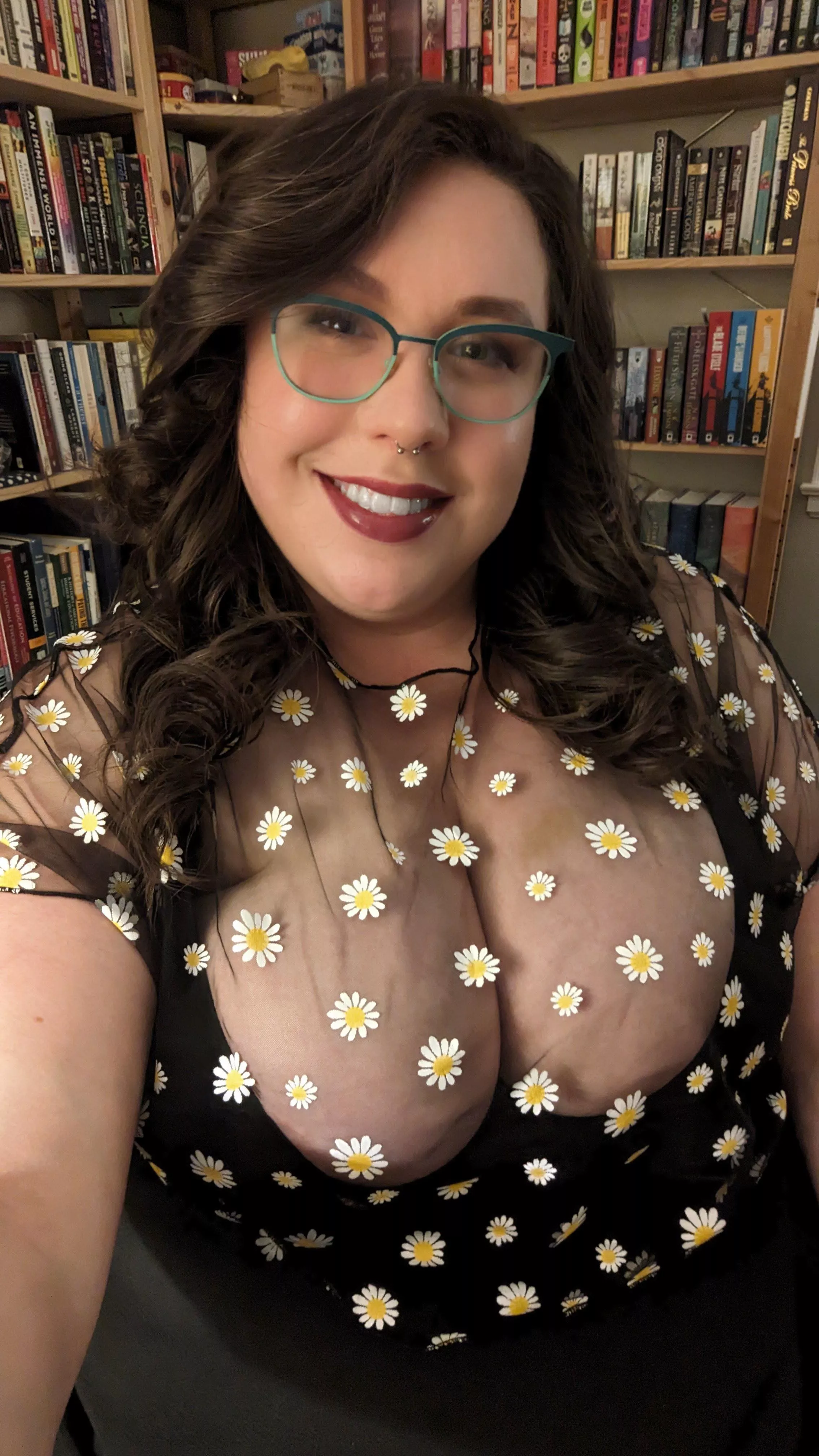 Women who lead, read. 🤓📚