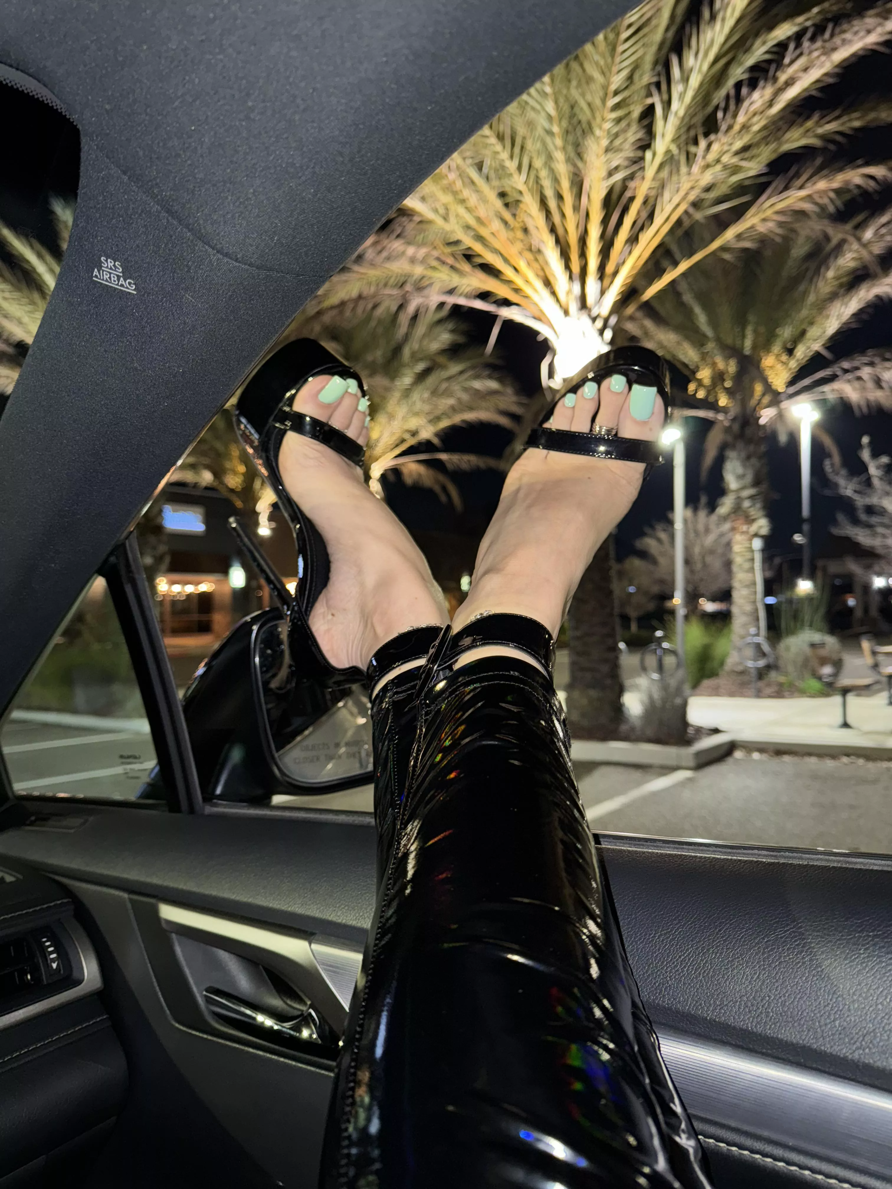 Your nigh is my day 🖤