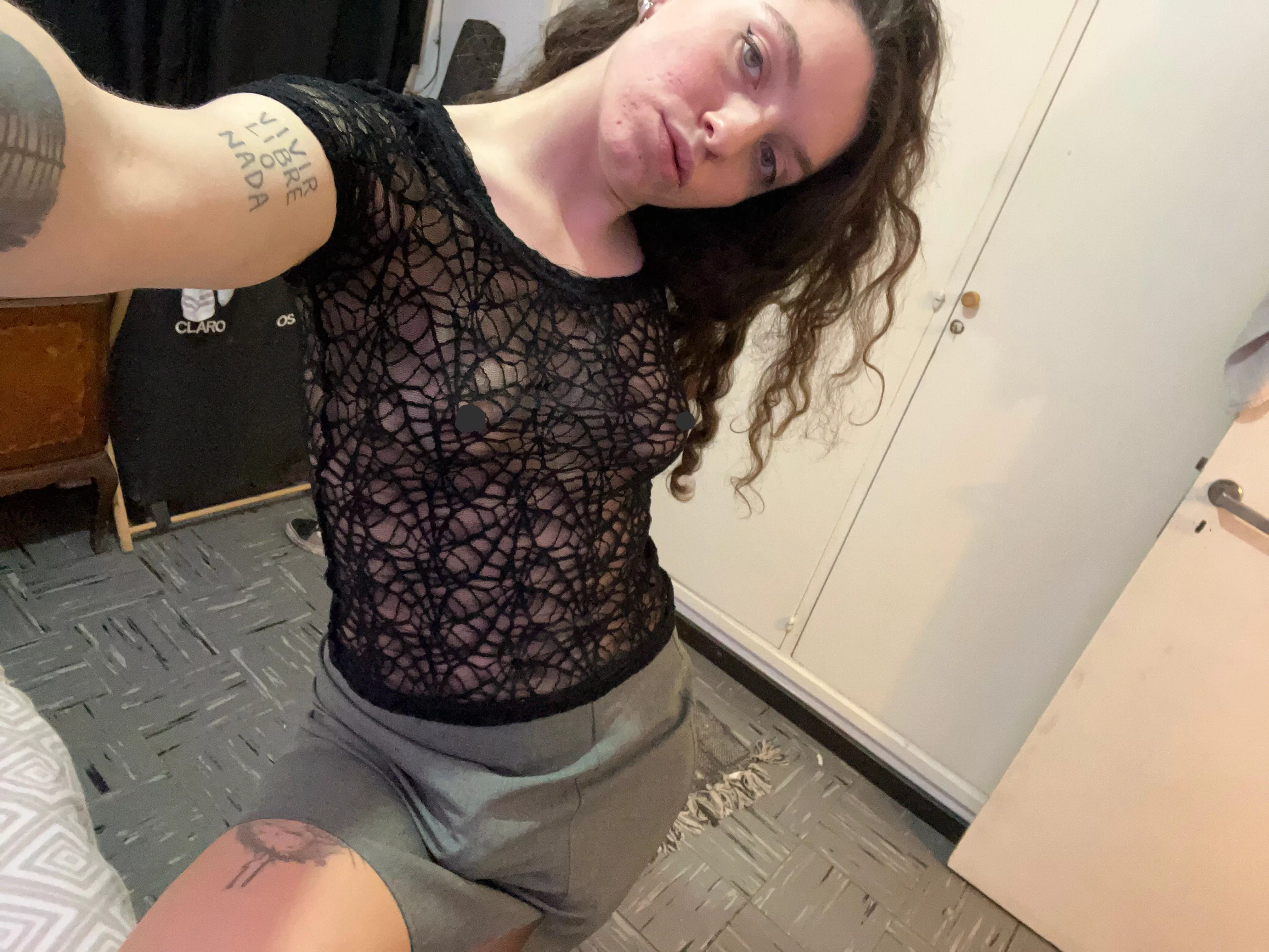 come give pleasure to your Mistress