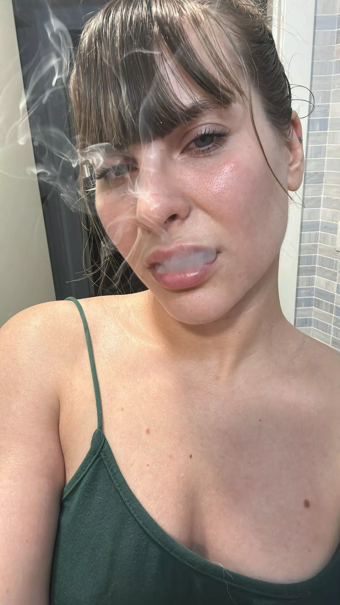 It doesn't just fit smoke in my mouth.