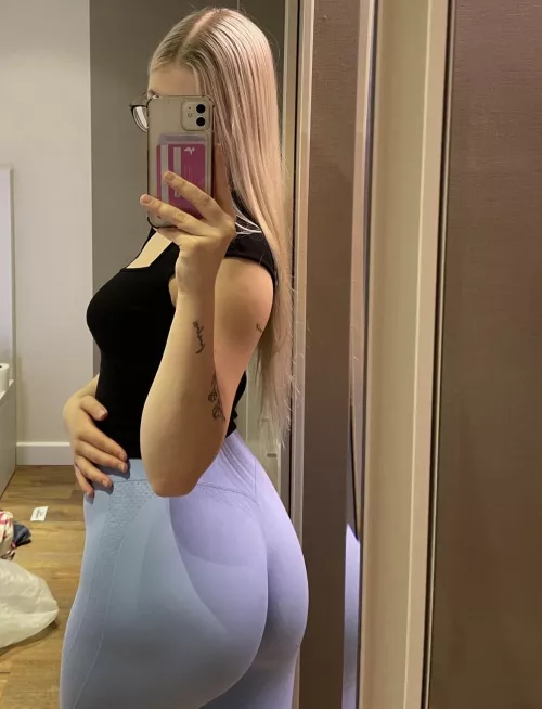 My ass is looking at you ;)