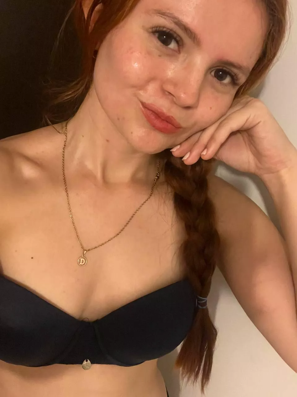 sexy redhead alert [IRTR]