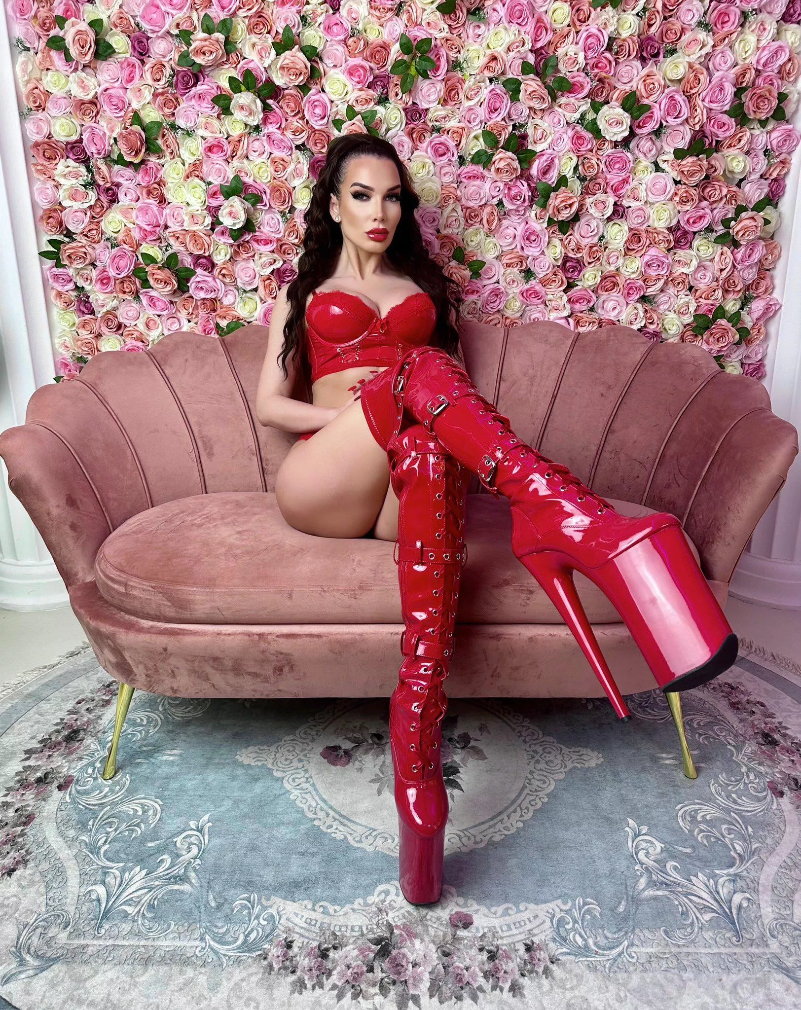 you're drooling I know. lick it!