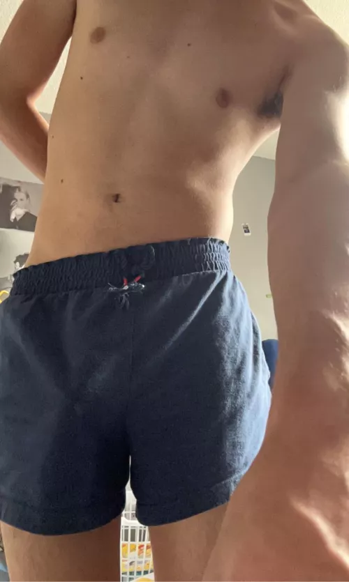 18 teen twink looking for older