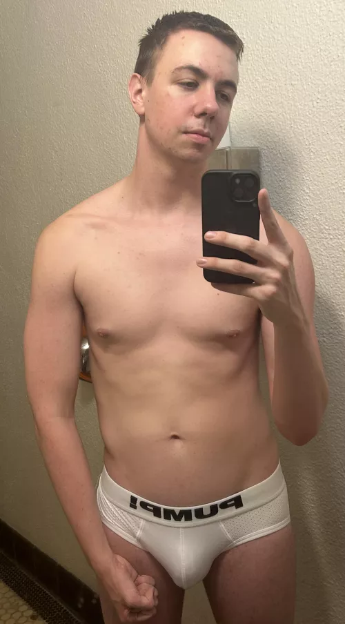 [20] Do I look dreamy?