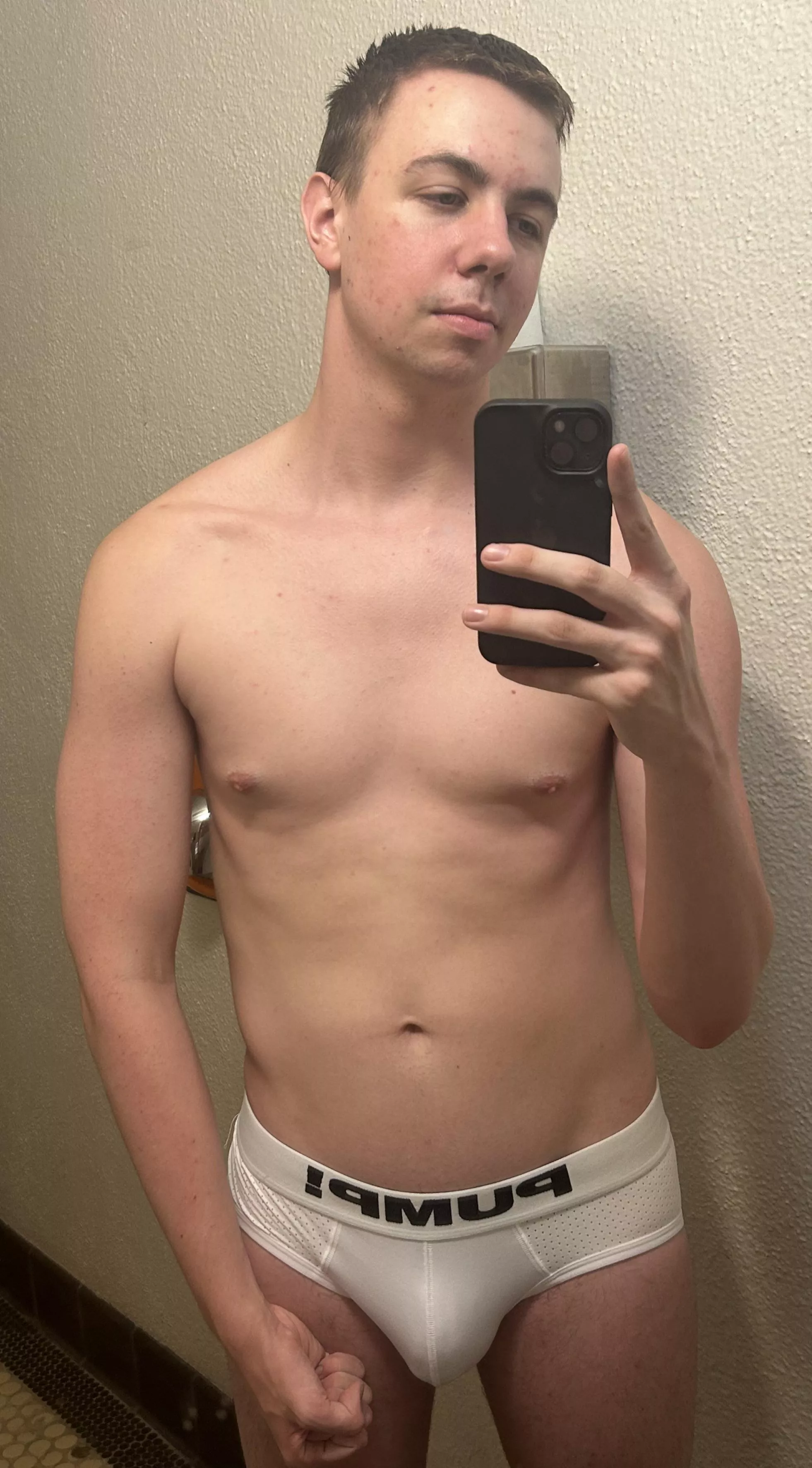 [20] Do I look dreamy?