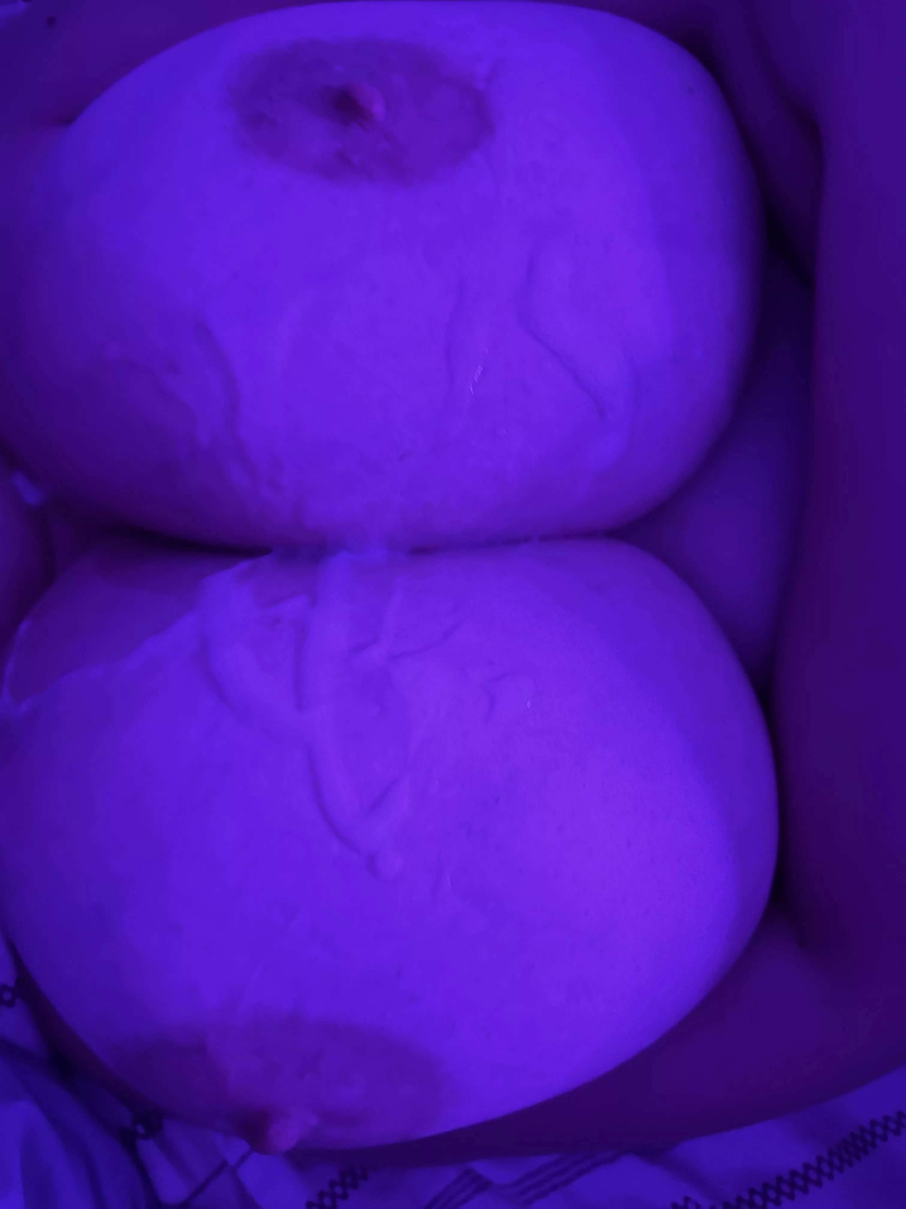 Cum cover them daddy?💦😏