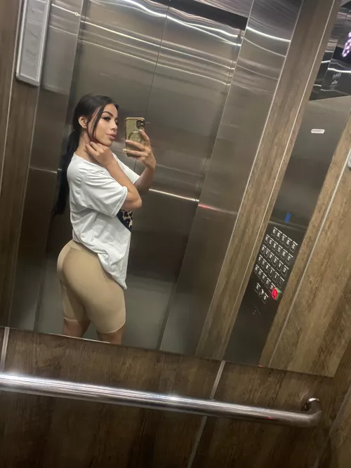 Elevator to my room, r u cuming