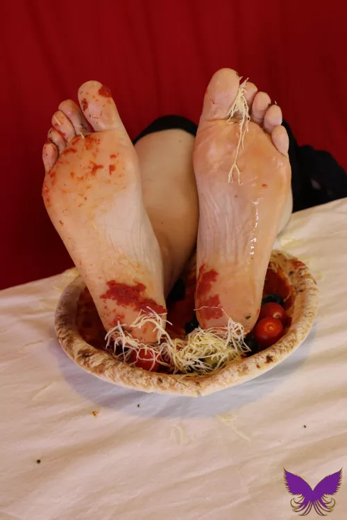 Feet in Pizza