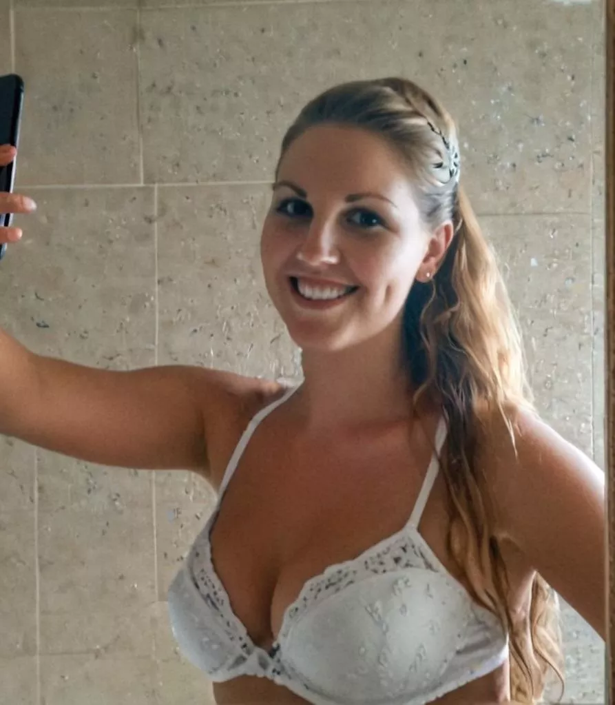 Got a nice compliment. Felt cute. F32, 5’8, 165lbs