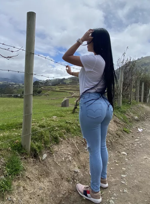 I like to wear light jeans