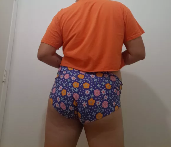 I love when i match my panties to my crop tops 