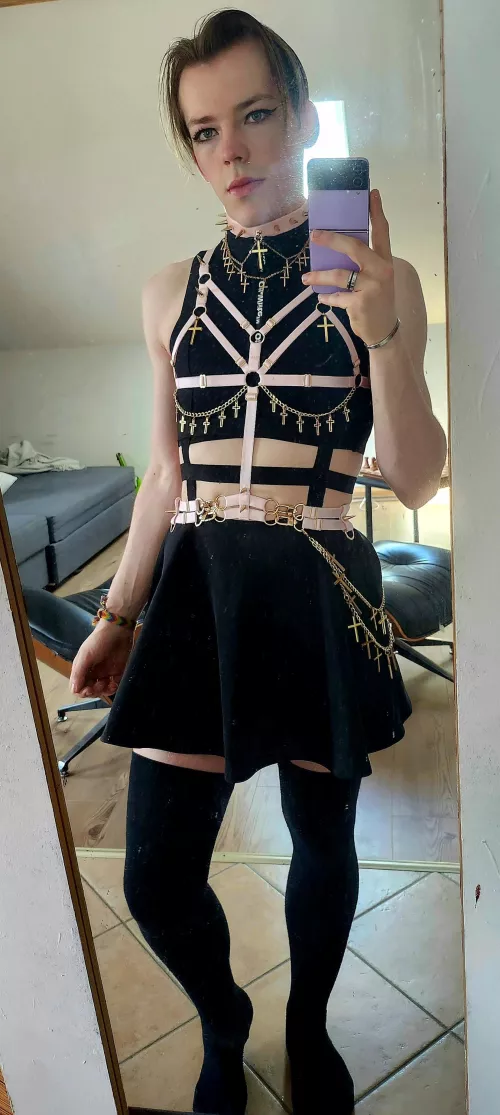 Is my outfit to much?