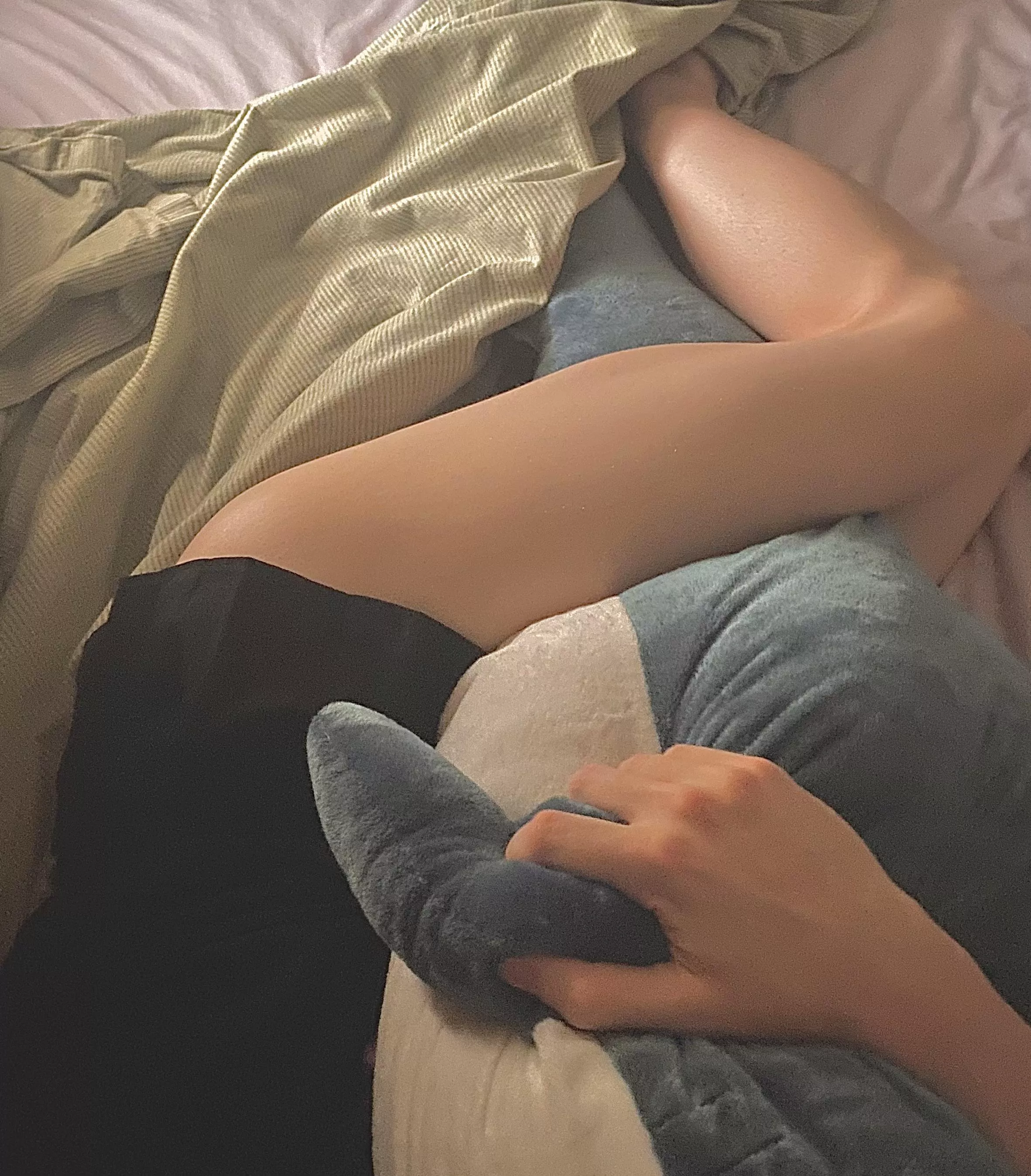 Roomate out =  spending all day dressed up :3