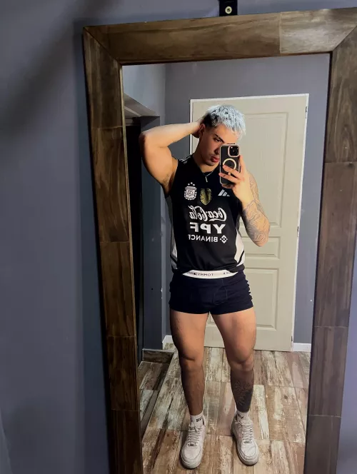 Soccer stud's sweaty pits exposed