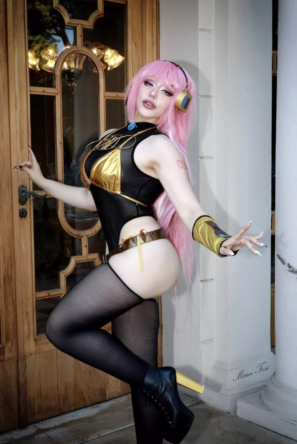 a cute Megurine Luka