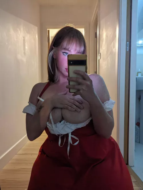 Chubby with Curves: Maid for your Pleasure
