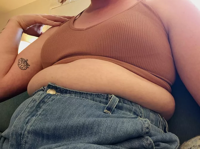 first tummy pic since I started gaining :))